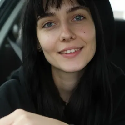 Брюнеточка Аня